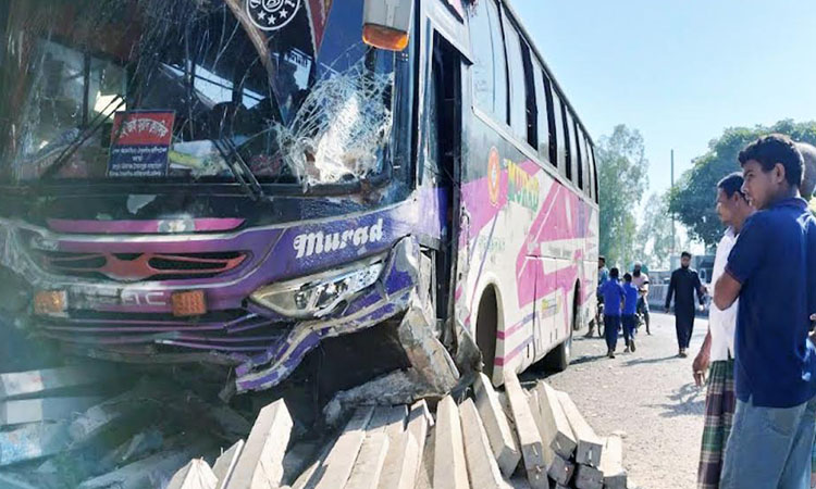 Auto-rickshaw driver killed in Rangpur road accident