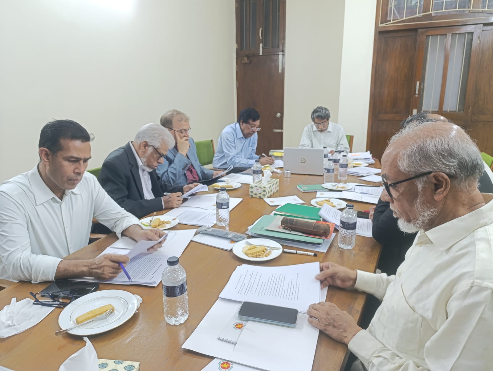 Consensus commission holds meeting with experts on implementation of July Charter