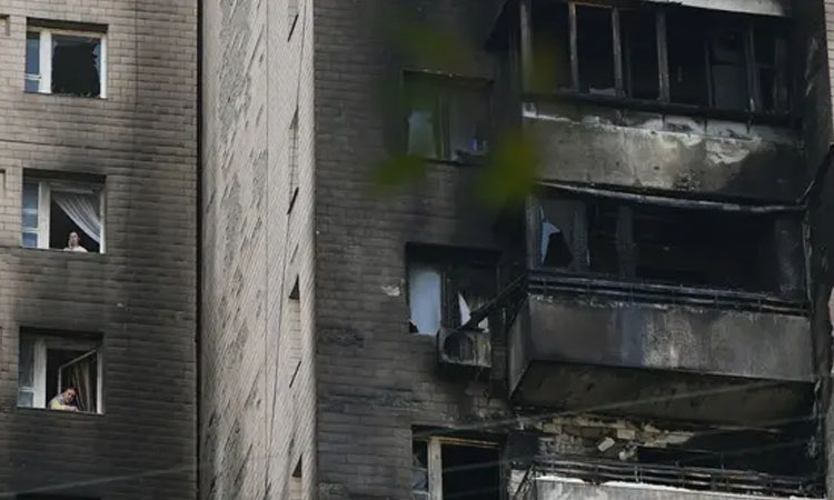 Russian strikes kill rescuer, damage synagogue in Ukraine