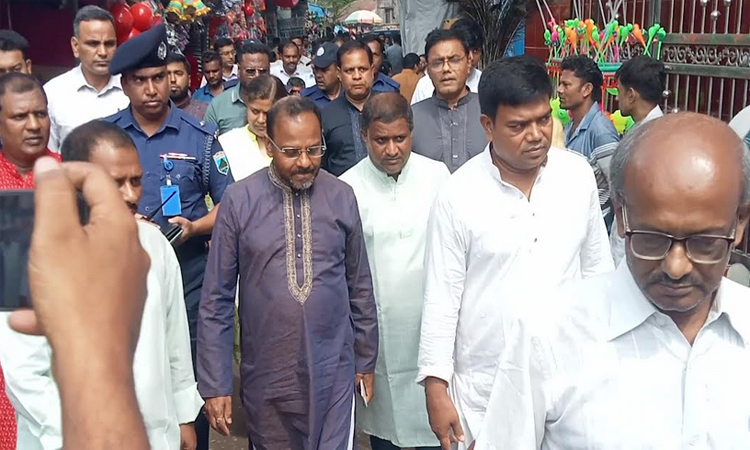 Indian Assistant High Commissioner visits traditional Kali Puja and fair in Natore