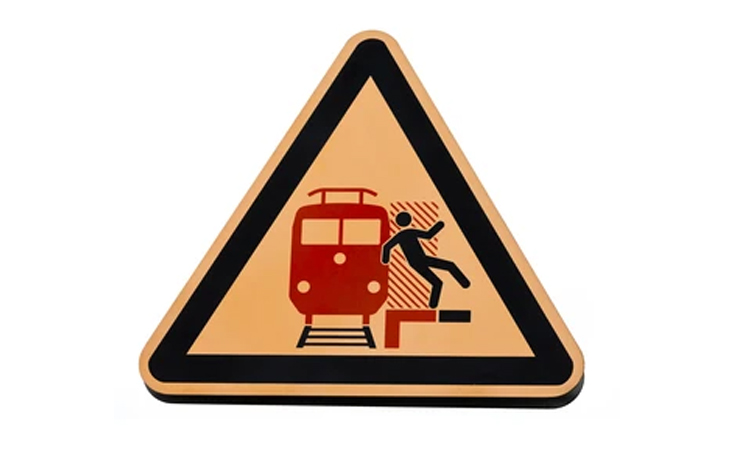 Teenager run over by train in Kurigram