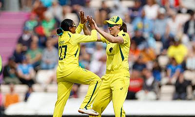 Spinner King stars as Australia rout South Africa at World Cup