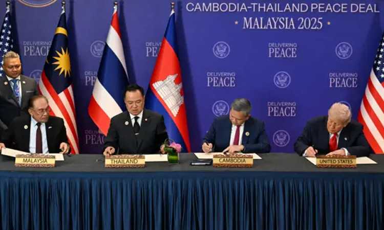 Trump co-signs Thailand-Cambodia ceasefire agreement