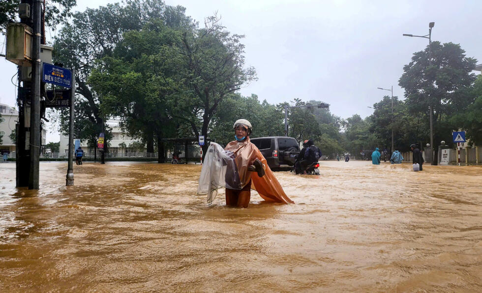 Thousands evacuated in Vietnam after record rain triggers floods