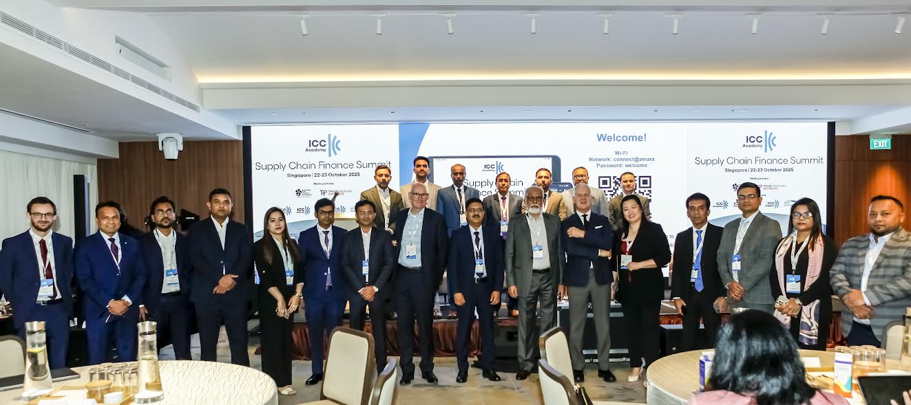 ICCB team of bankers attends supply chain finance summit in Singapore