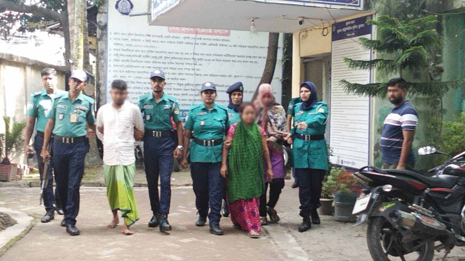 3 held for robbery in Khulna