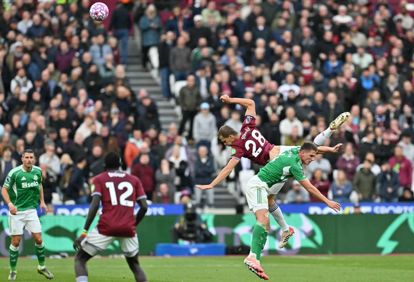 Nuno celebrates first win as West Ham boss