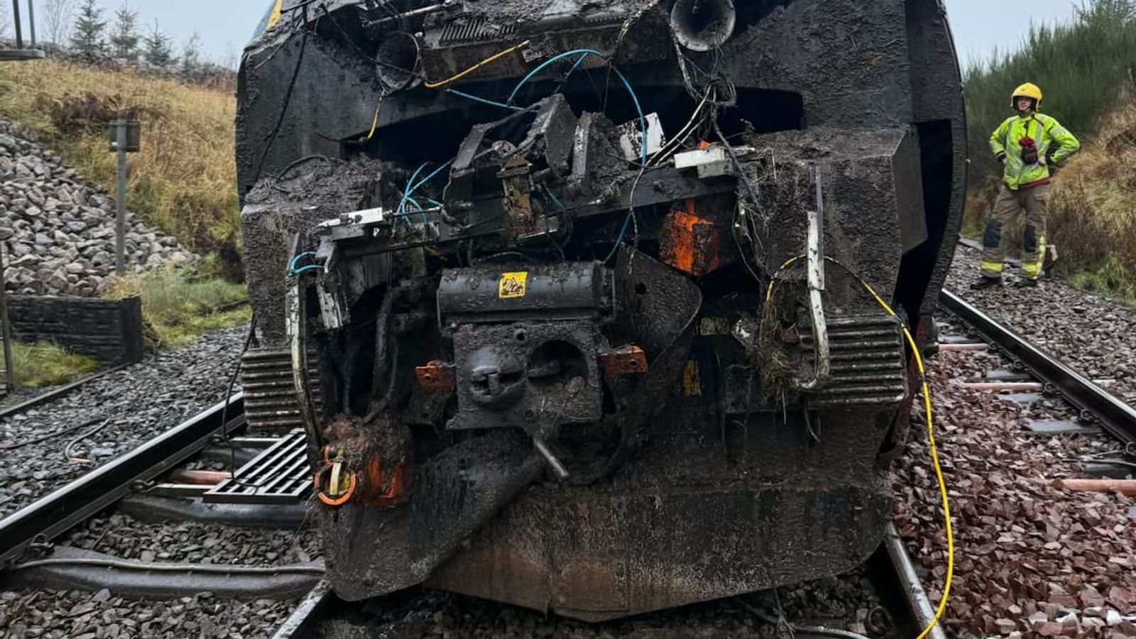Four slightly hurt in UK train derailment