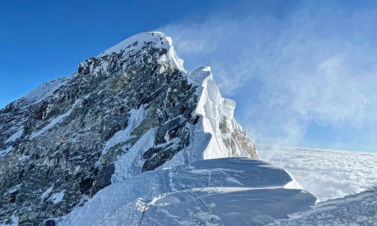 Nepal avalanche kills seven