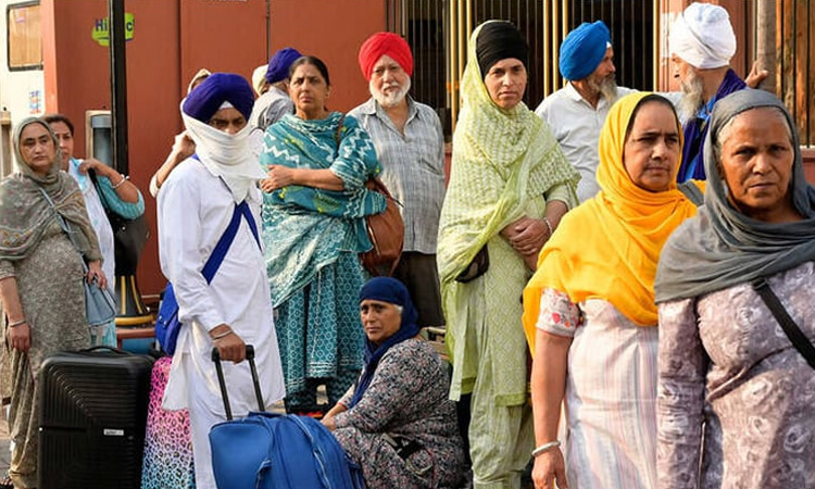 Indian Sikh pilgrims enter Pakistan, first major crossing since May conflict: AFP