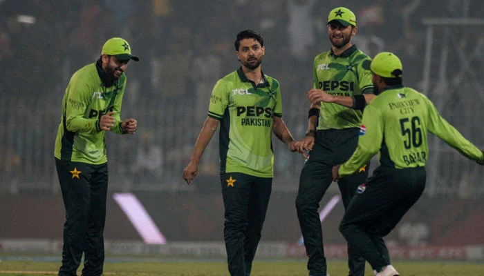 Pakistan bowl South Africa out for 263 in first ODI