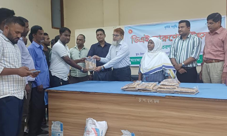 Mustard seeds distributed among July fighters in Thakurgaon