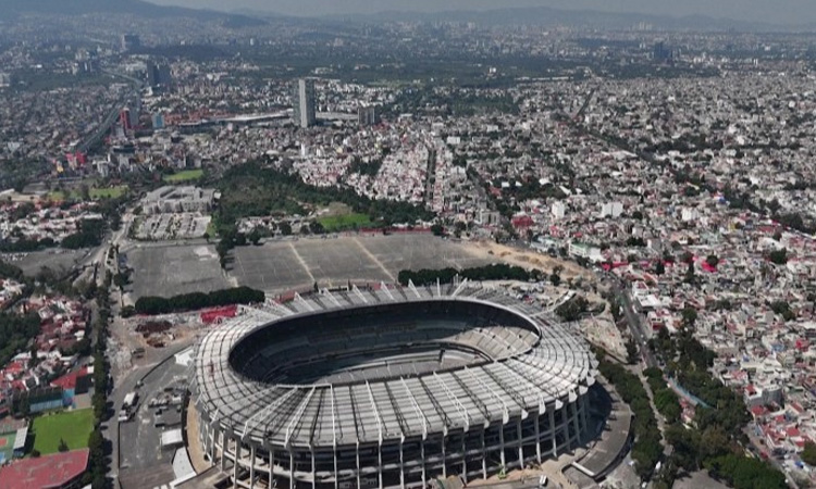 On Mexico City's streets, vendors fight to make it to World Cup