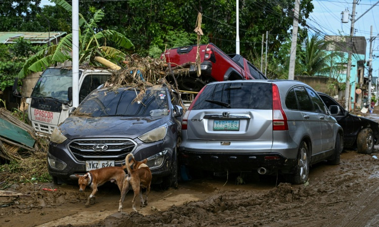 Philippine death toll tops 140 as typhoon heads towards Vietnam