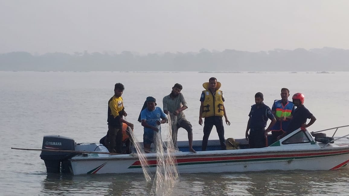 River Police seizes 21 million meters of illegal nets, arrest 310 