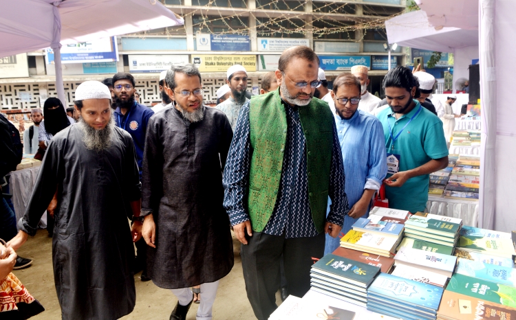 Winter book fair begins at DU