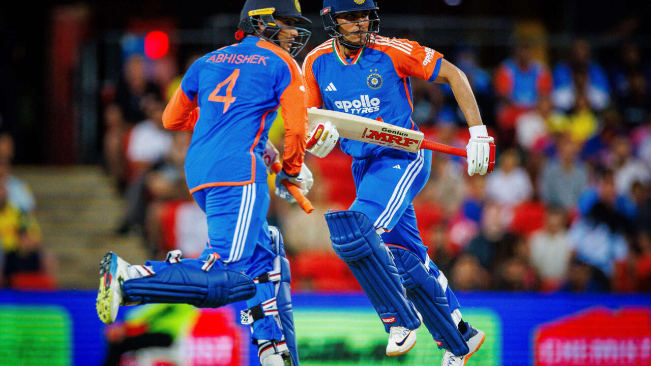 India thump Australia to take 2-1 lead in T20 series