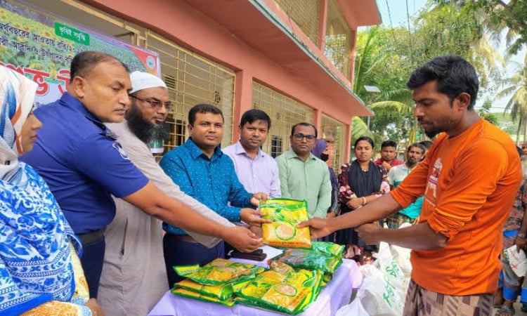 Seed, fertilizer distribution launched among marginal farmers in Bagerhat
