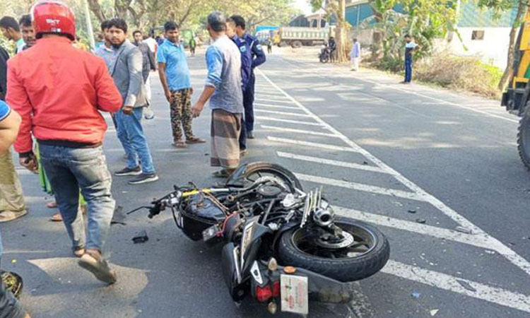 2 motorbike riders killed in a Rajshahi road mishap