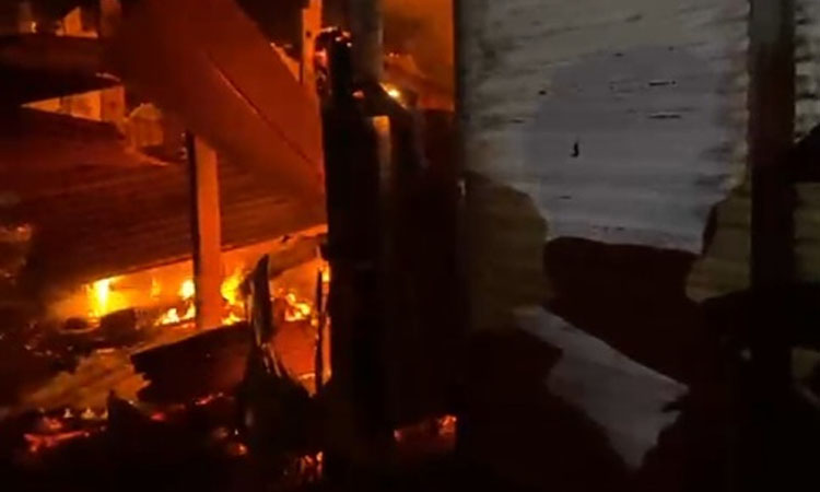 Eight shops gutted in Munshiganj