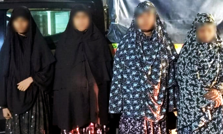 4 women held with 240 bottles of phensedyl in Dinajpur