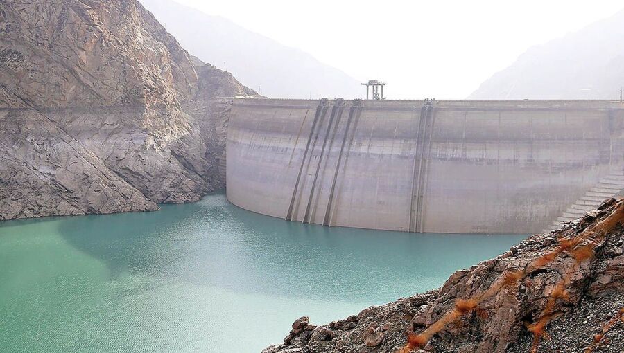 Dam reservoirs plunge below 3% in Iran's second city: media