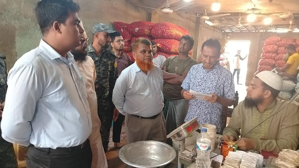 Three shops fined in Chandpur 