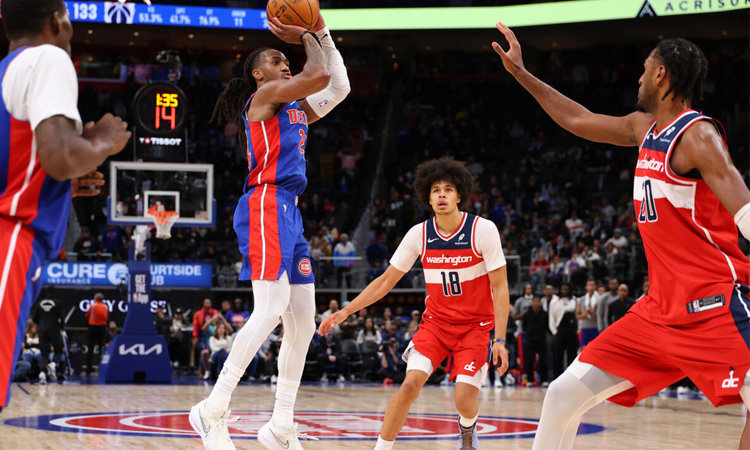 Pistons win streak hits seven on night of NBA thrillers