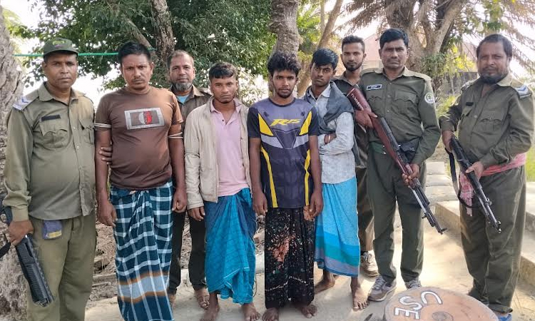 5 fishermen held in Sundarbans; deer traps, pesticides recovered