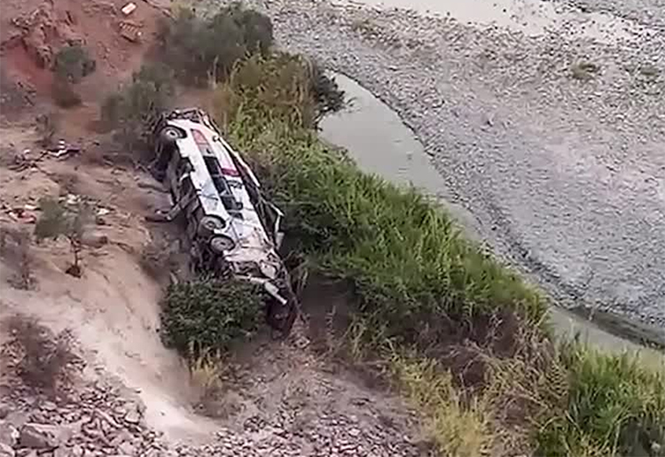 37 dead after bus plunges into ravine in southern Peru
