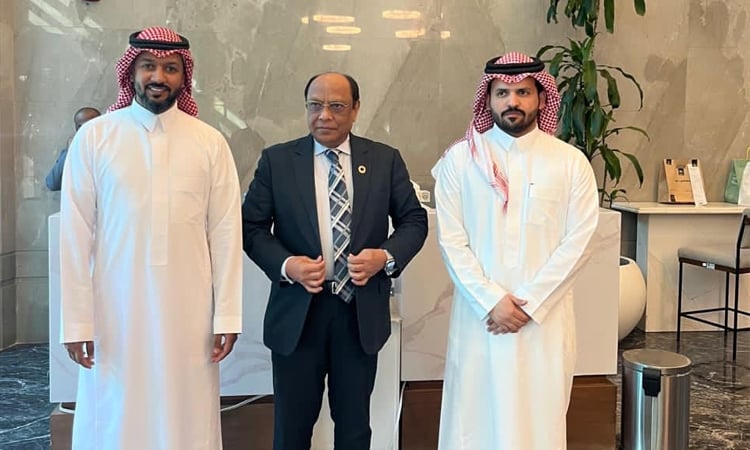 Expatriates' Welfare Secretary holds meeting with Saudi Takamol Holding