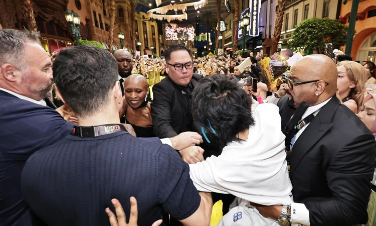 Singapore charges Australian man after Ariana Grande incident