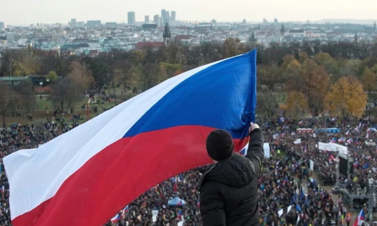 Czechs, Slovaks to slam leaders on Velvet Revolution anniversary