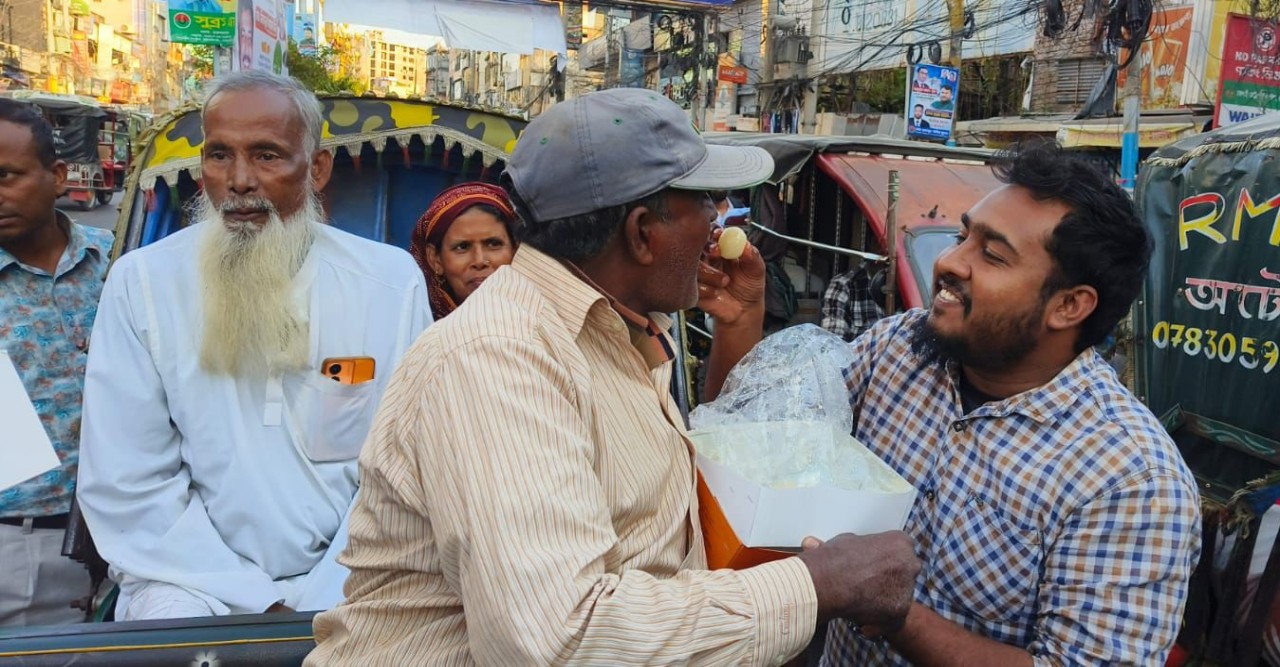 Sweets distributed in Rajshahi welcoming verdict against Hasina