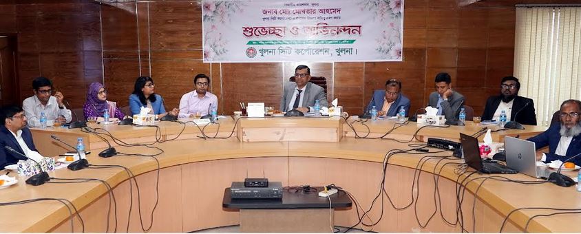 Administrator urges officials, employees to perform responsibilities with honesty