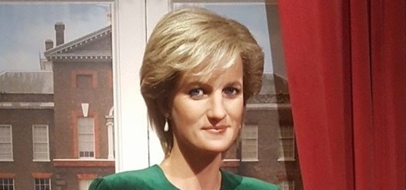 Princess Diana enters Paris waxwork museum