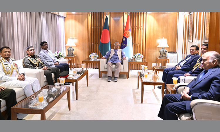 Chiefs of three services call on CA