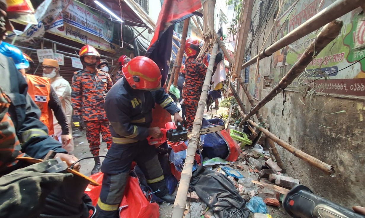 3 pedestrians killed, one injured in city in earthquake