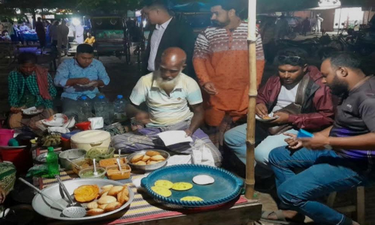 Winter pitha business gains momentum in Khulna