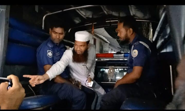 Four fake doctors arrested in Barguna