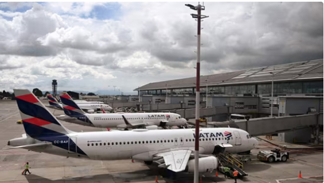 Six airlines cancel Venezuela flights after US warning