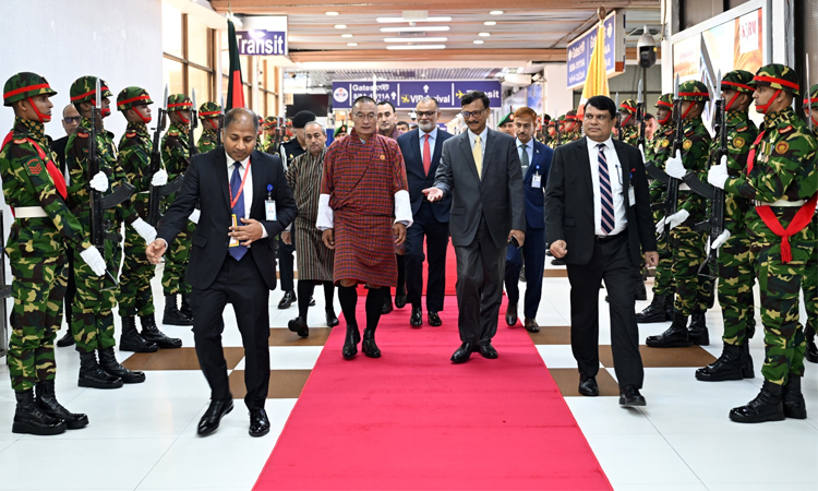 Bhutanese PM leaves Dhaka for Thimphu