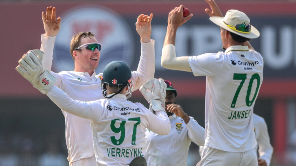 India in trouble at 102-4 after South Africa's Harmer takes two