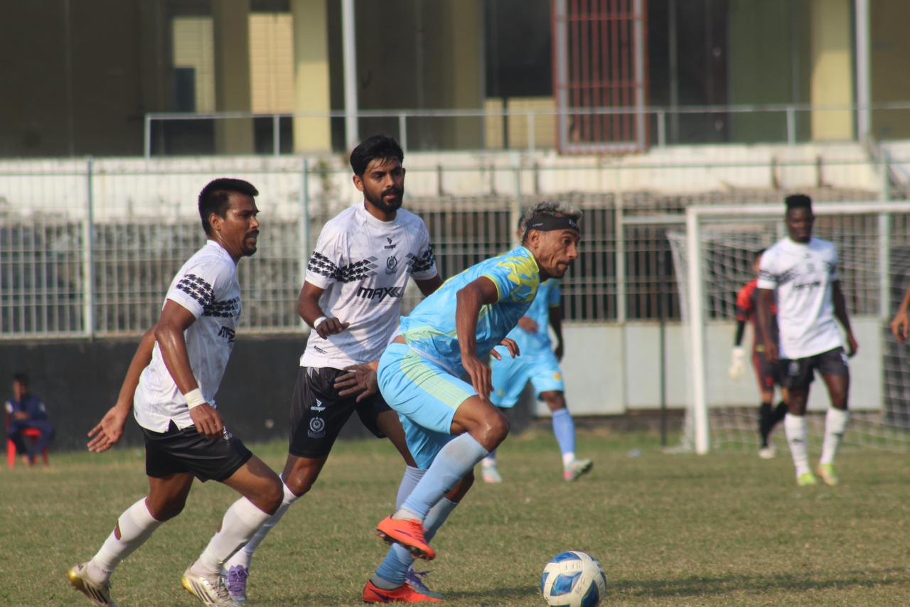 Mohammedan beat Abahani 3-2 in BFL