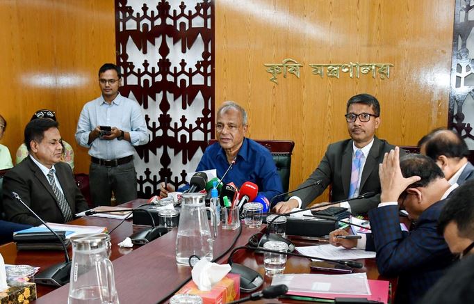 Irregular fertilizer dealers to be removed under new policy: Agriculture Adviser