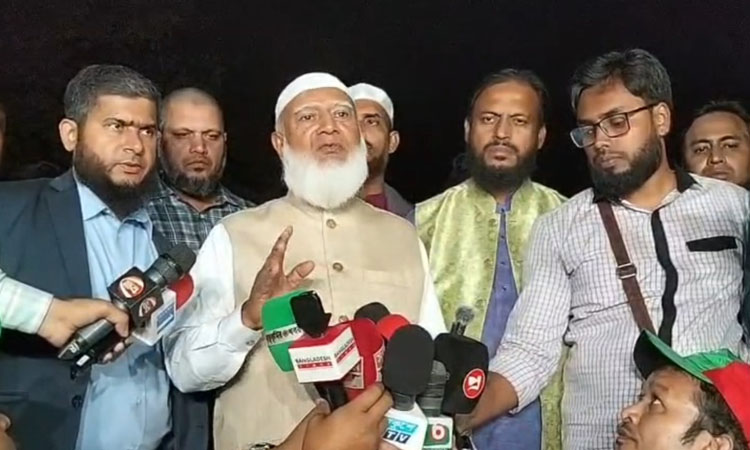 Jamaat Ameer visits Korail slum, pledges support for fire-hit families