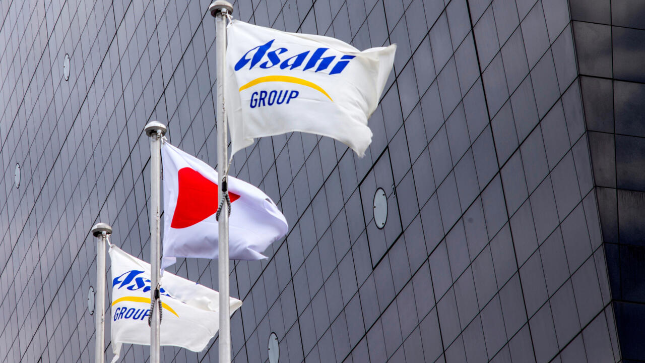 Asian stocks track latest Wall St rally as rate bets rise