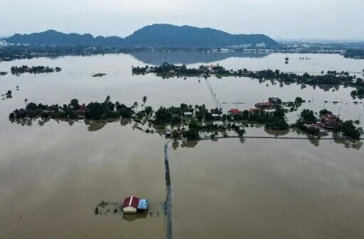 Death toll in Southeast Asia floods tops 250