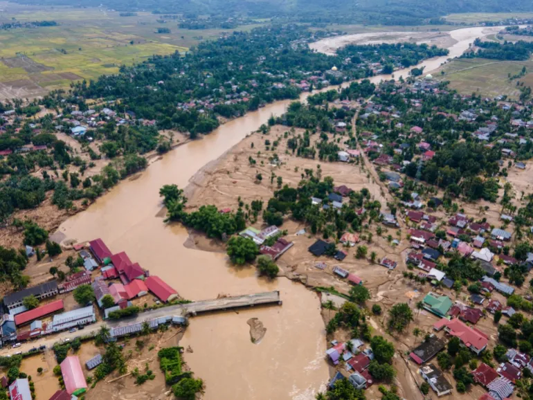 Death toll from Indonesia floods rises to 174: disaster official