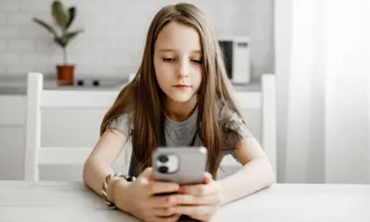 How Australia plans to ban under-16s from social media